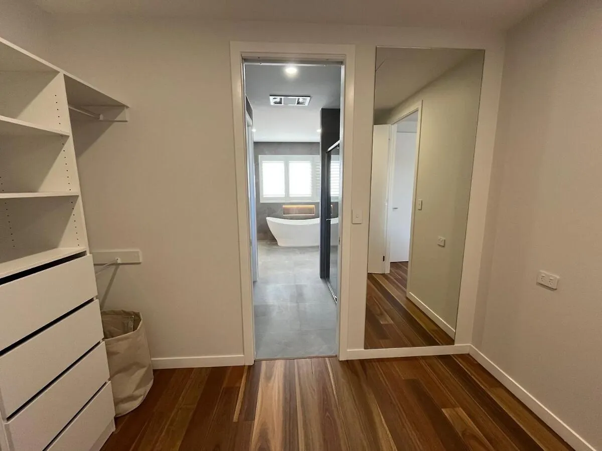 Villa 5 Star Luxury Manly Brisbane